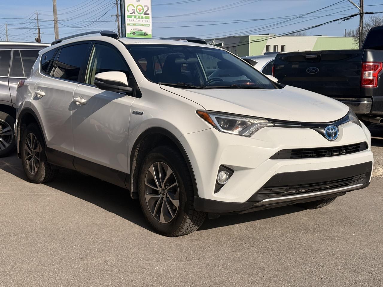 2016 Toyota RAV4 XLE -HYBRID * CLEAN CARFAX * Photo3