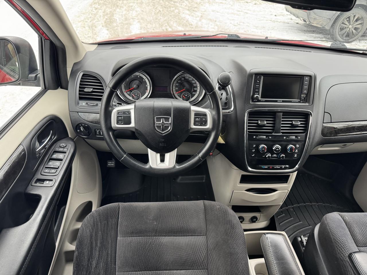 2015 Dodge Grand Caravan SXT Photo