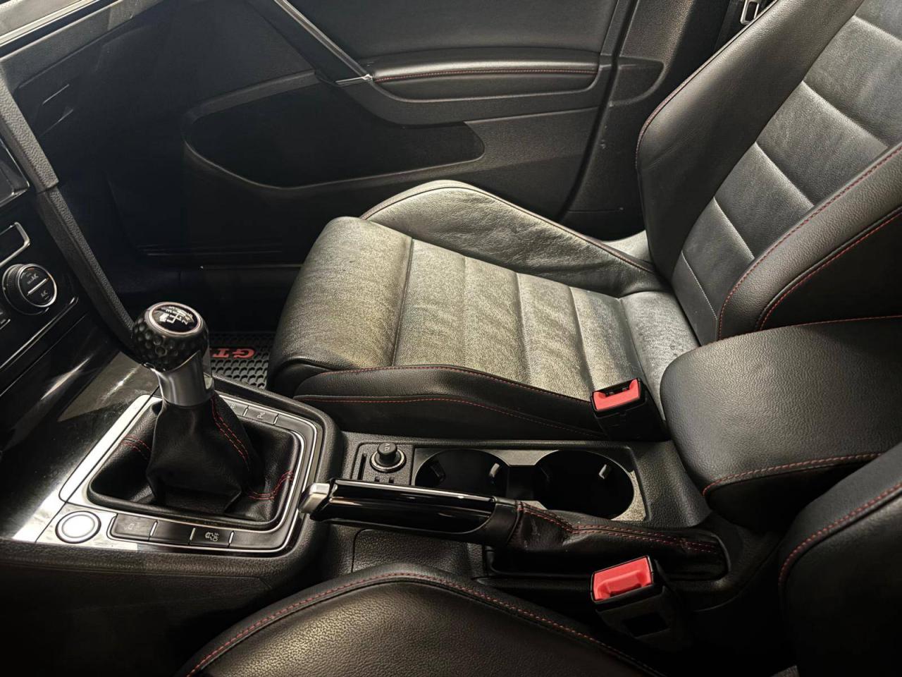 2018 Volkswagen Golf GTI Autobahn 5-door Manual 10 SERVICE SERCORDS Photo