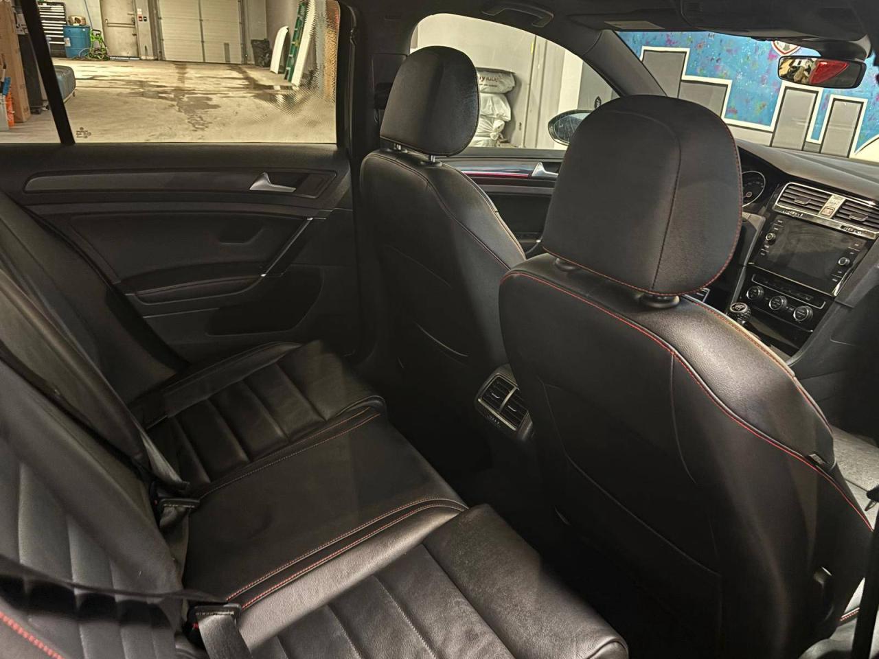 2018 Volkswagen Golf GTI Autobahn 5-door Manual 10 SERVICE SERCORDS Photo