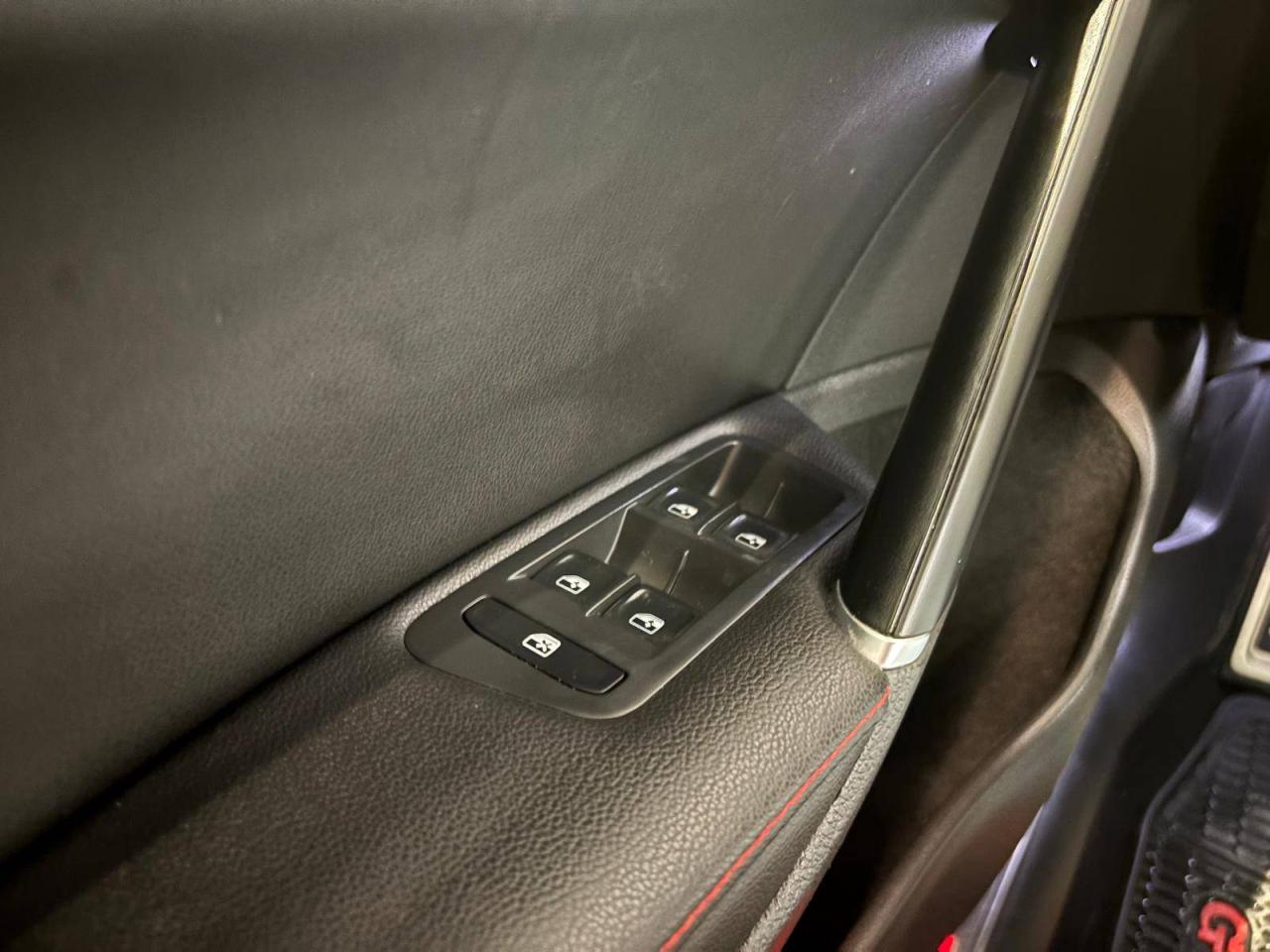 2018 Volkswagen Golf GTI Autobahn 5-door Manual 10 SERVICE SERCORDS Photo