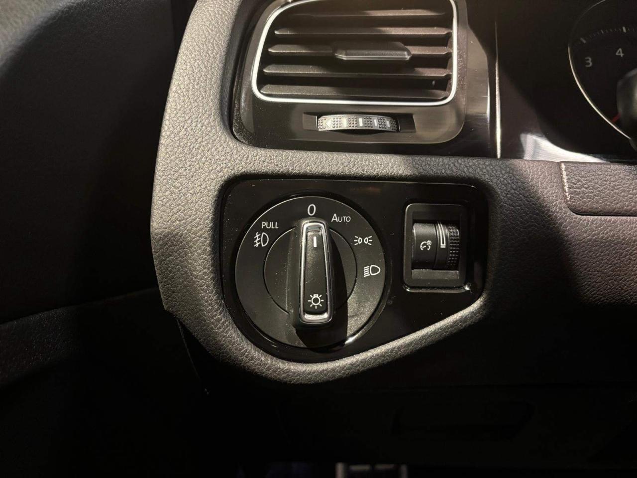 2018 Volkswagen Golf GTI Autobahn 5-door Manual 10 SERVICE SERCORDS Photo