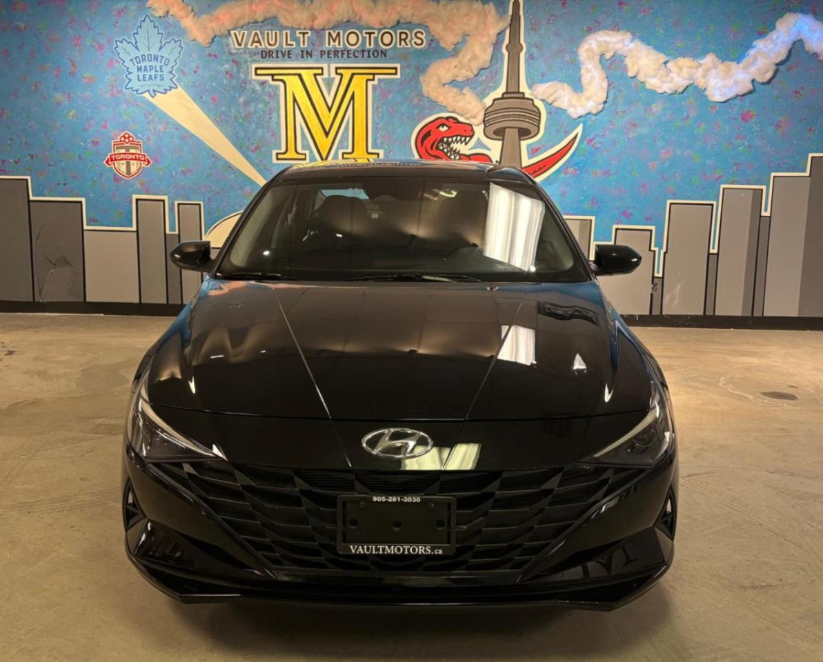 2023 Hyundai Elantra Preferred IVT Photo