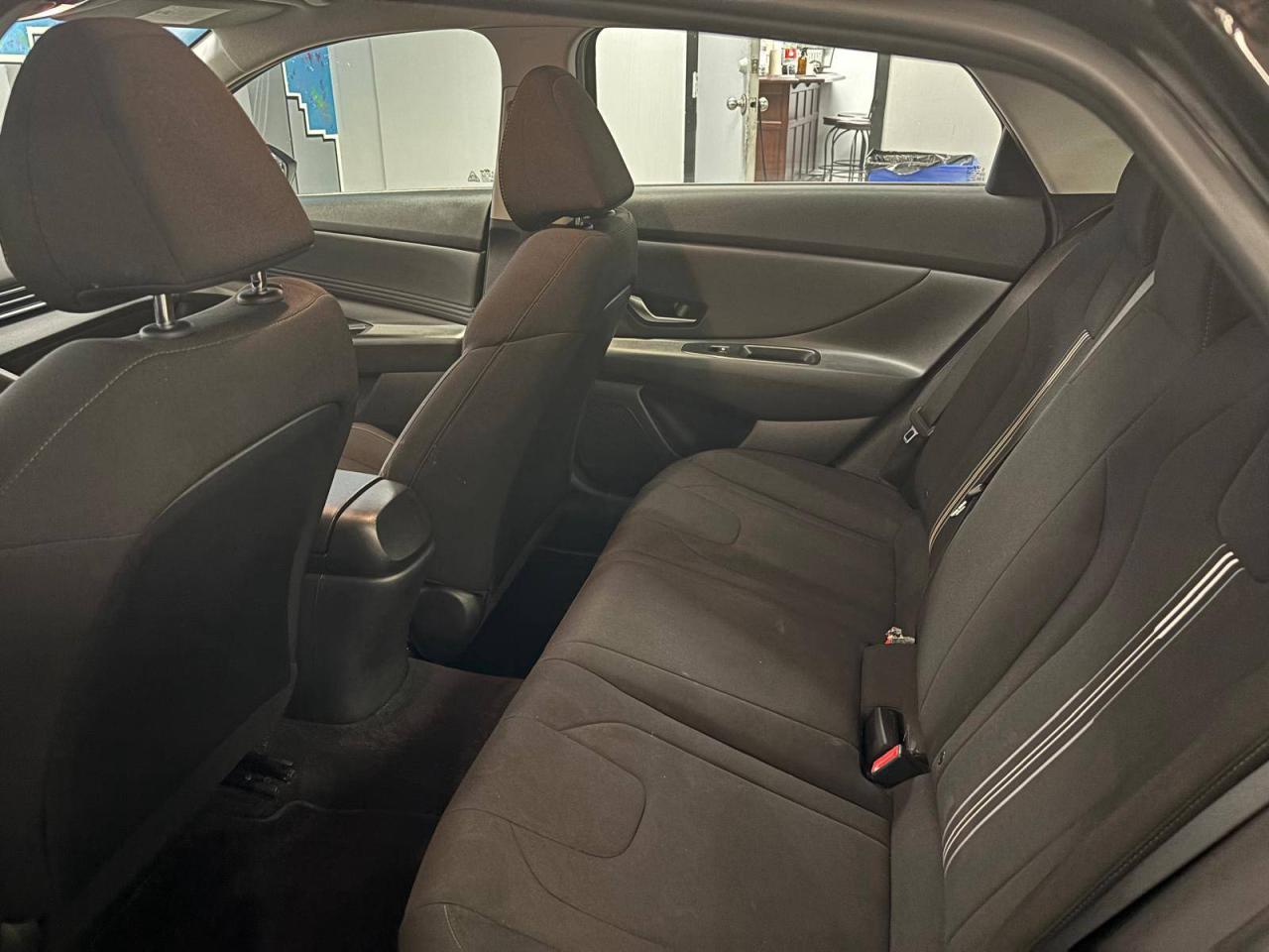 2023 Hyundai Elantra Preferred IVT Photo