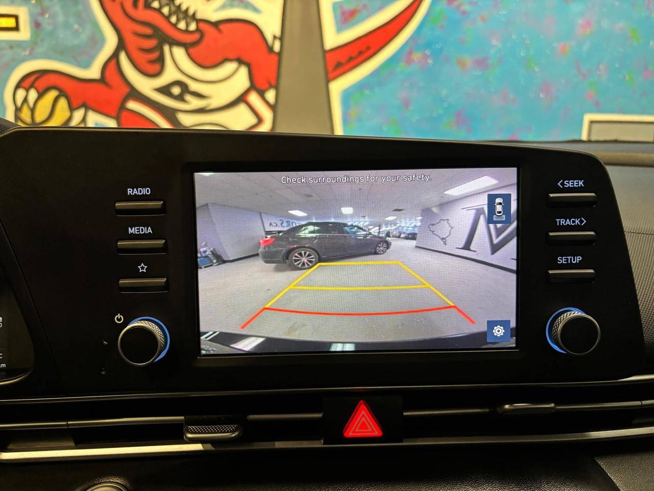 2023 Hyundai Elantra Preferred IVT Photo