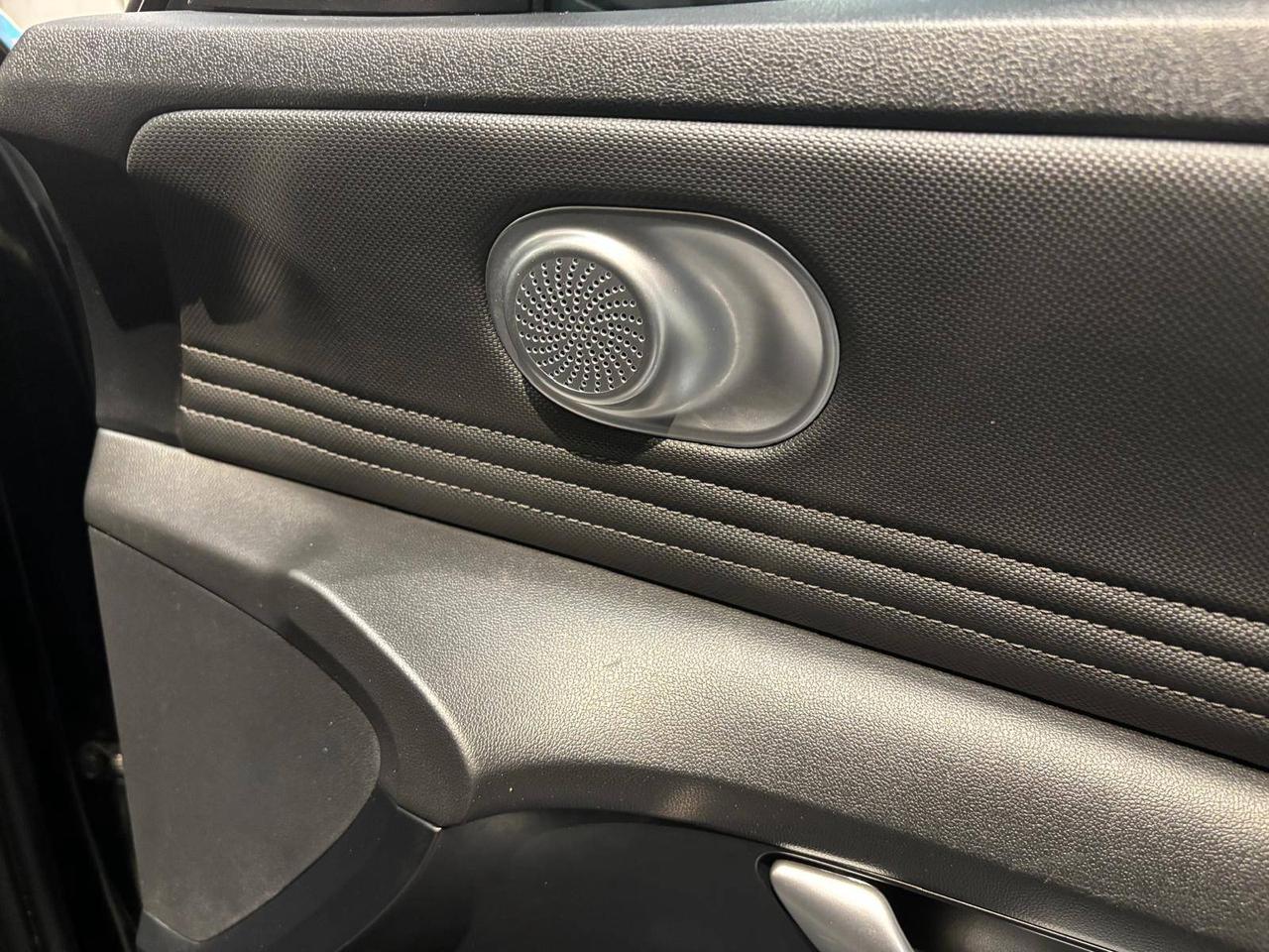 2023 Hyundai Elantra Preferred IVT Photo