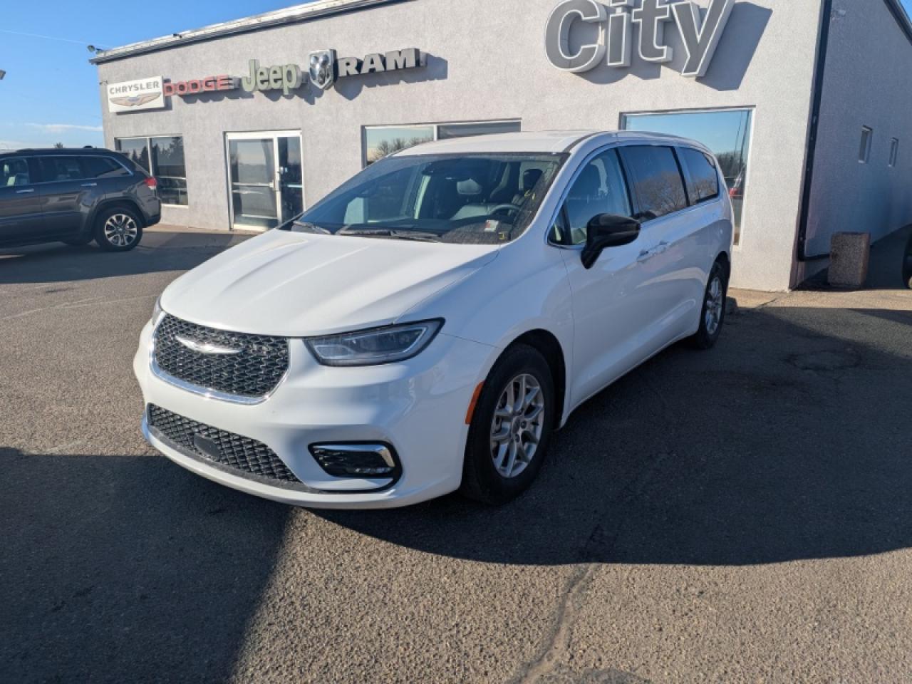 2024 Chrysler Pacifica Touring-L Photo