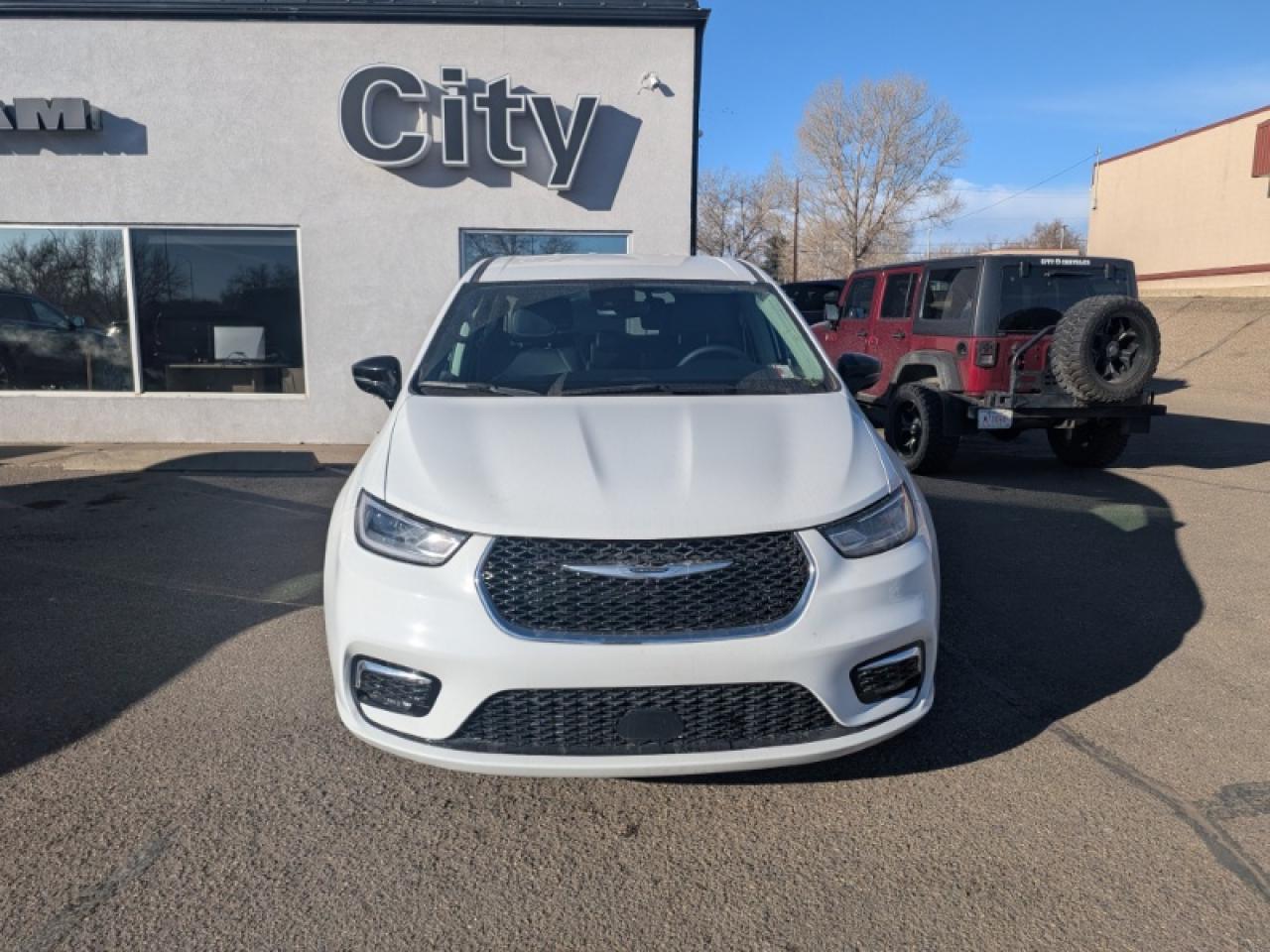 2024 Chrysler Pacifica Touring-L Photo