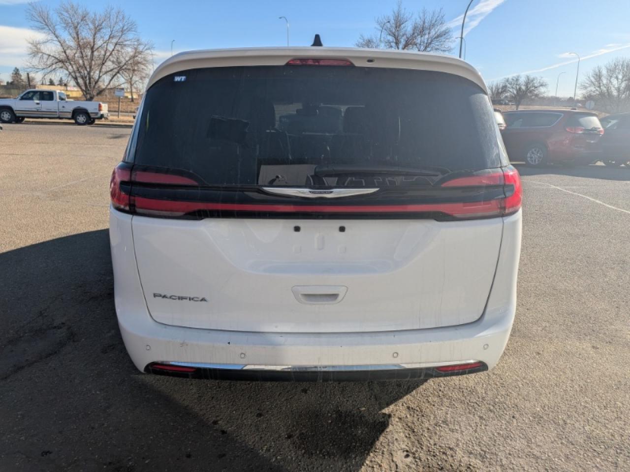 2024 Chrysler Pacifica Touring-L Photo