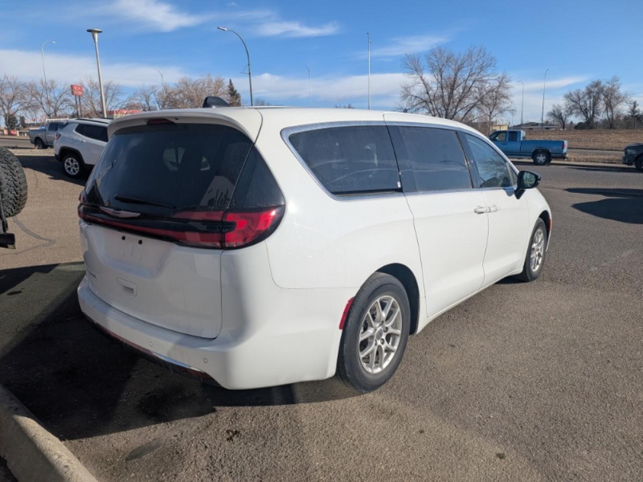 2024 Chrysler Pacifica Touring-L Photo