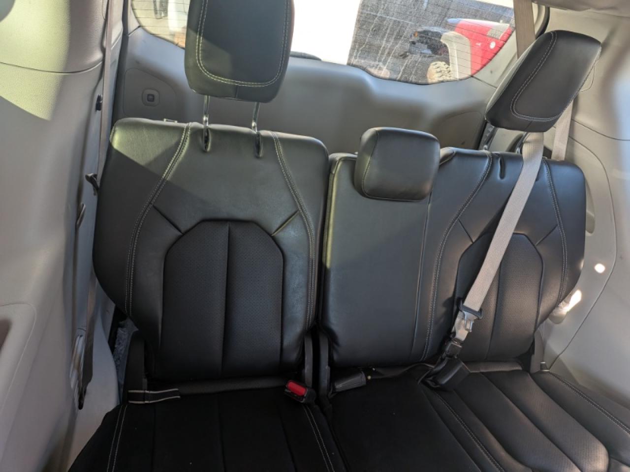 2024 Chrysler Pacifica Touring-L Photo