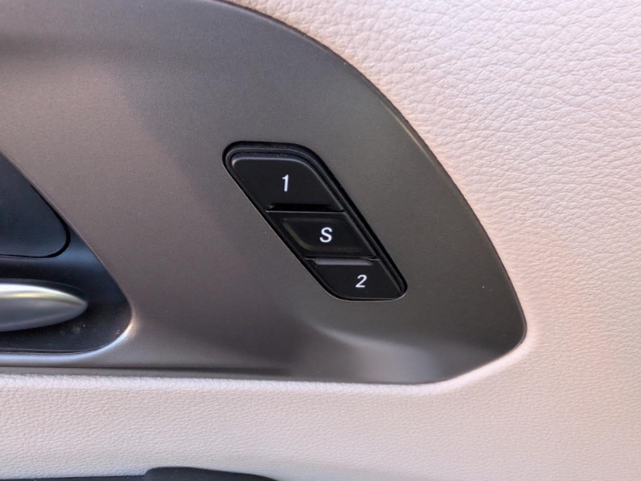 2024 Chrysler Pacifica Touring-L Photo