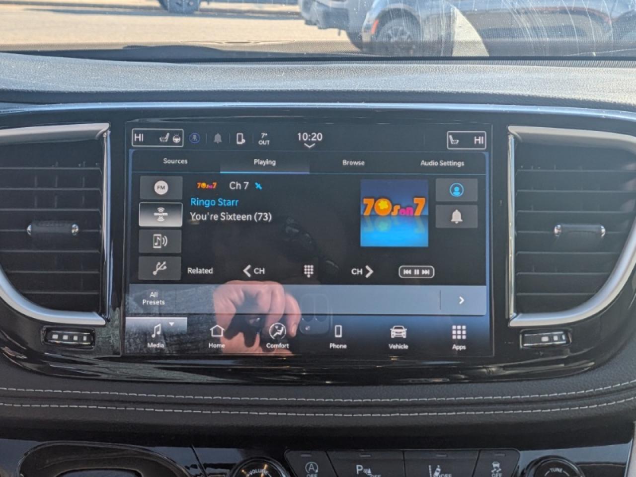 2024 Chrysler Pacifica Touring-L Photo