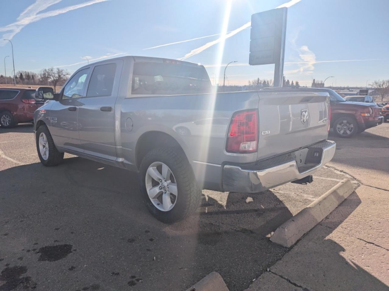 2023 RAM 1500 Classic SLT Photo4