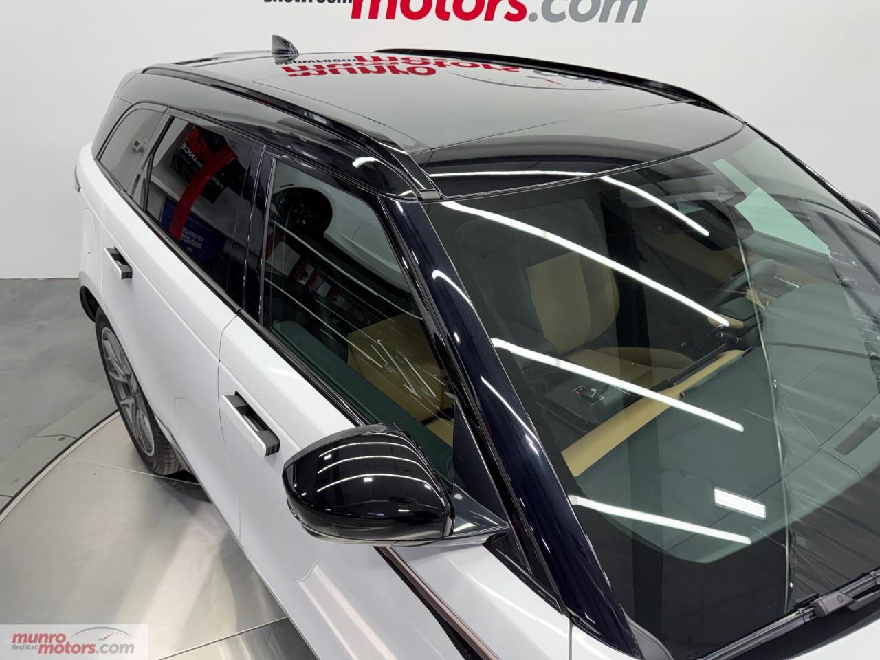 2025 Land Rover Range Rover Velar P400 Dynamic HSE Photo