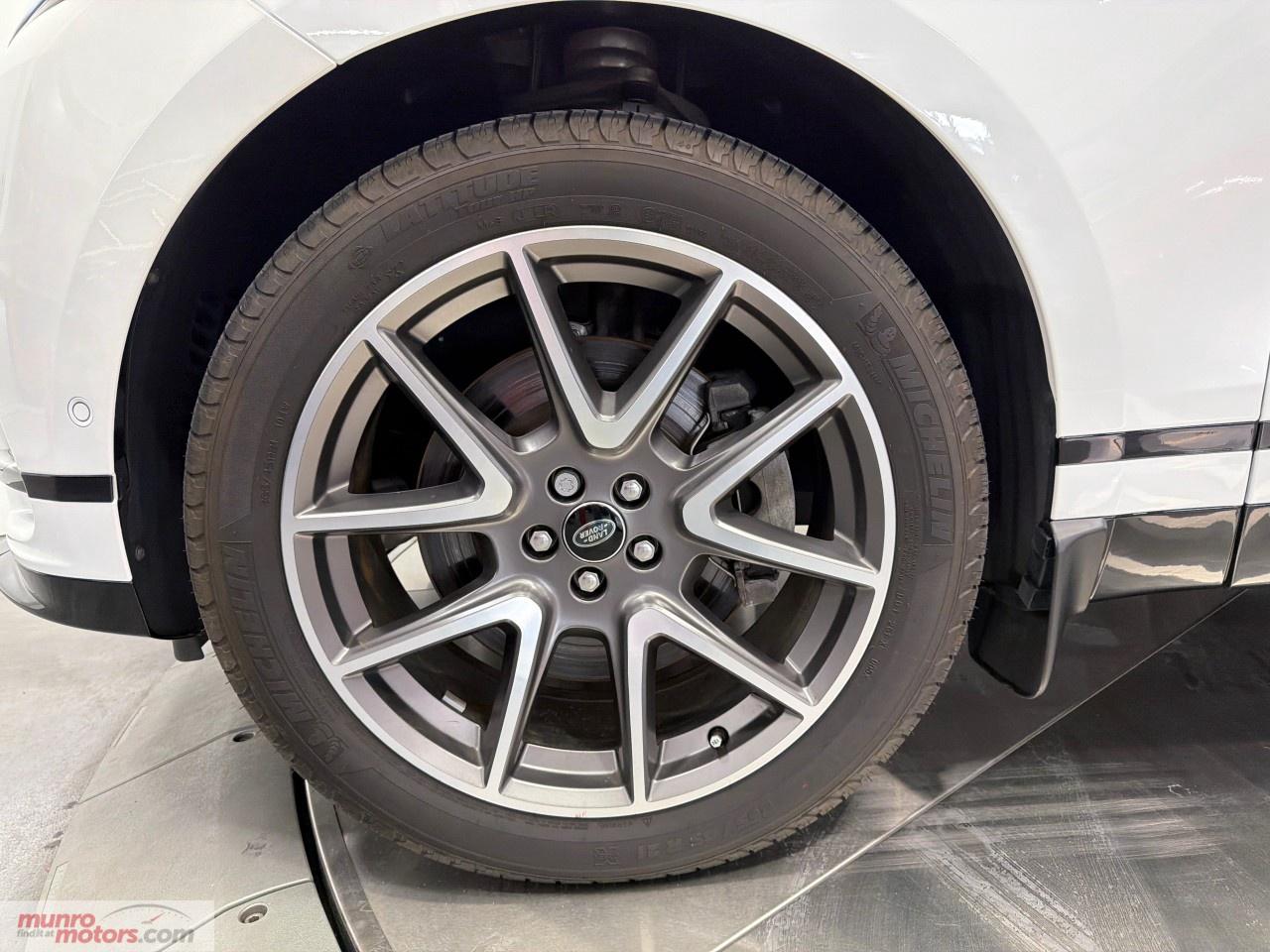 2025 Land Rover Range Rover Velar P400 Dynamic HSE Photo