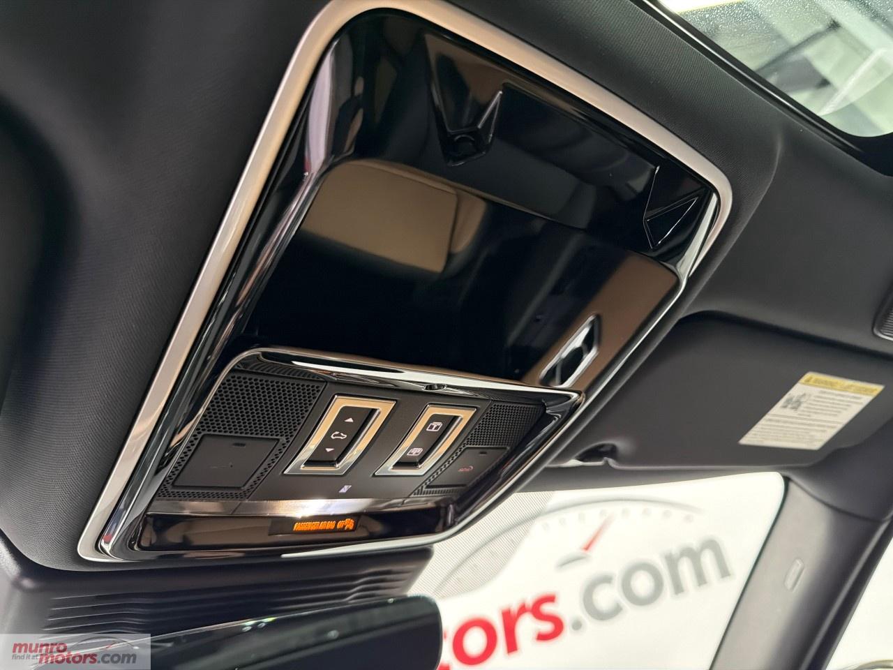 2025 Land Rover Range Rover Velar P400 Dynamic HSE Photo