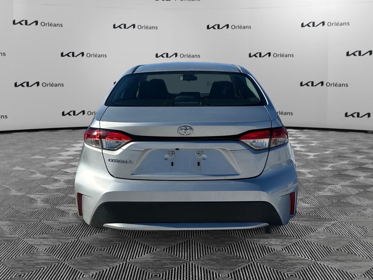 2020 Toyota Corolla LE CVT Photo3