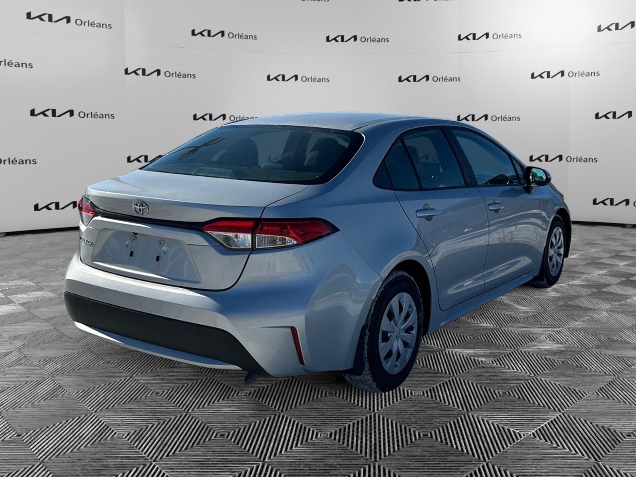 2020 Toyota Corolla LE CVT Photo4