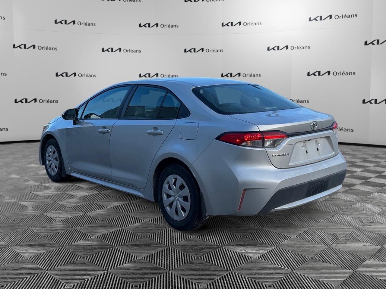 2020 Toyota Corolla LE CVT Photo
