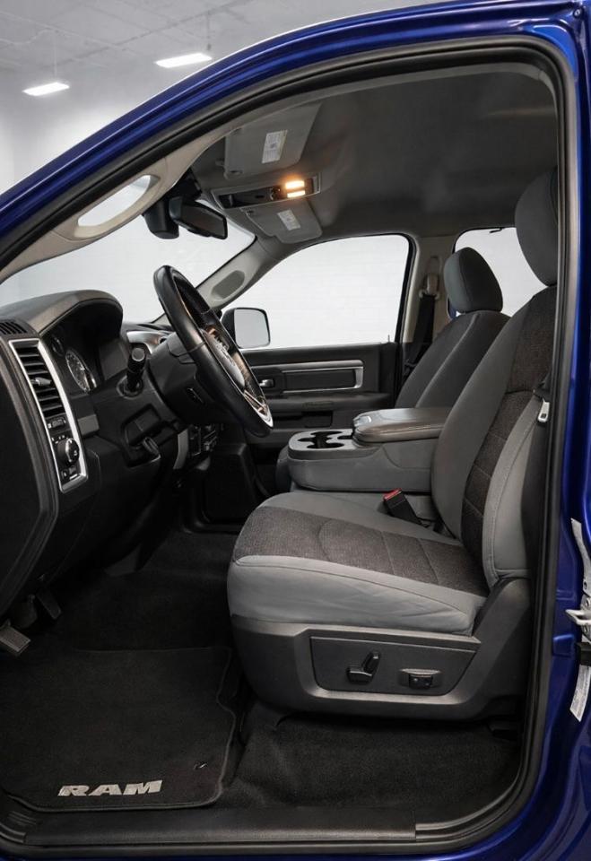 2015 RAM 2500 4WD CREW CAB 6.4L V8 SLT Photo