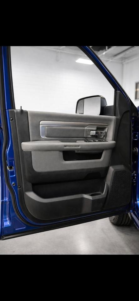 2015 RAM 2500 4WD CREW CAB 6.4L V8 SLT Photo