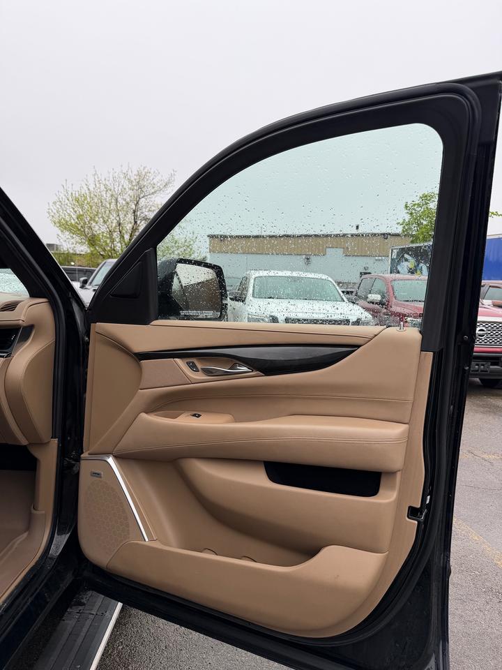 2020 Cadillac Escalade ESV PLATINUM 7 seater One Owner Photo