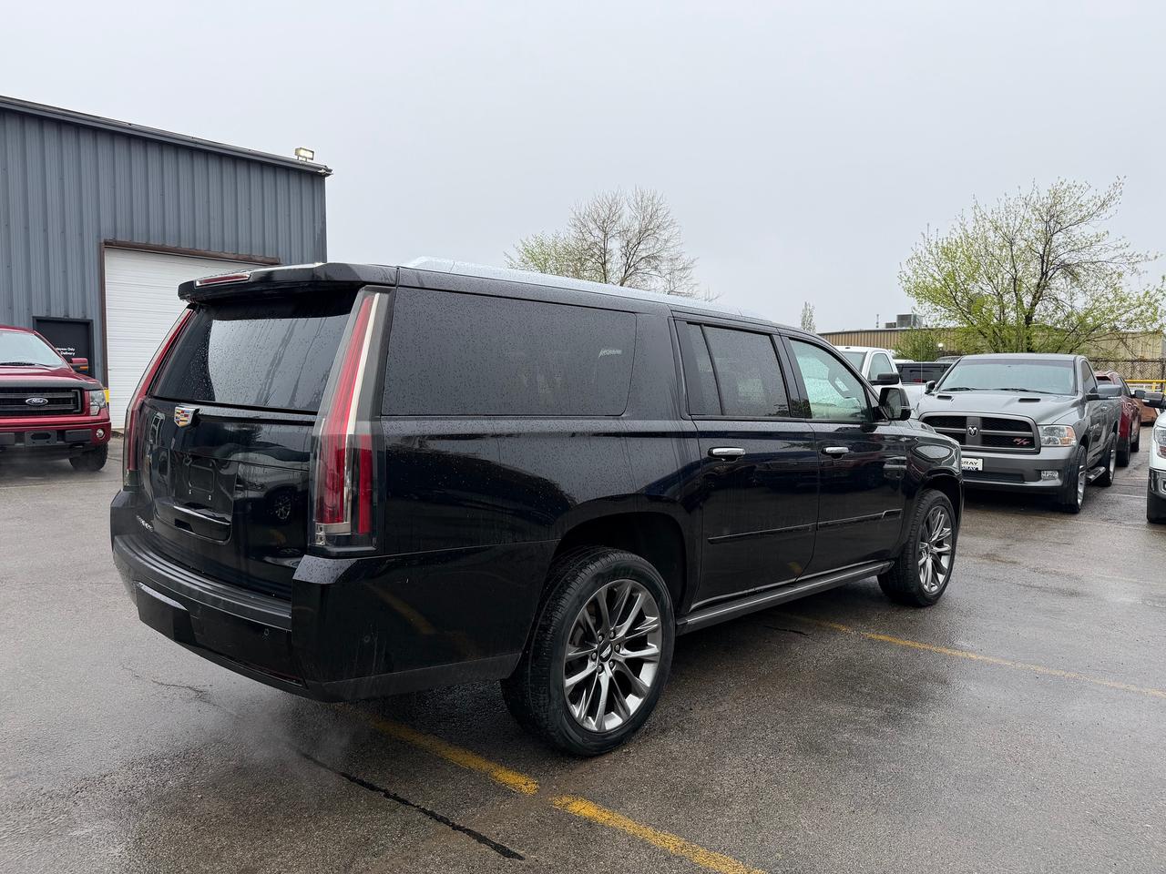 2020 Cadillac Escalade ESV PLATINUM 7 seater One Owner Photo