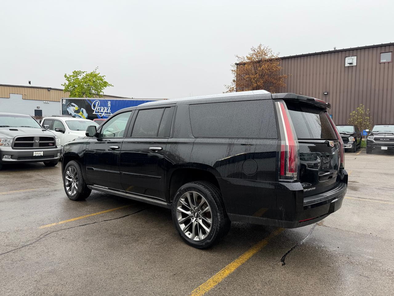 2020 Cadillac Escalade ESV PLATINUM 7 seater One Owner Photo