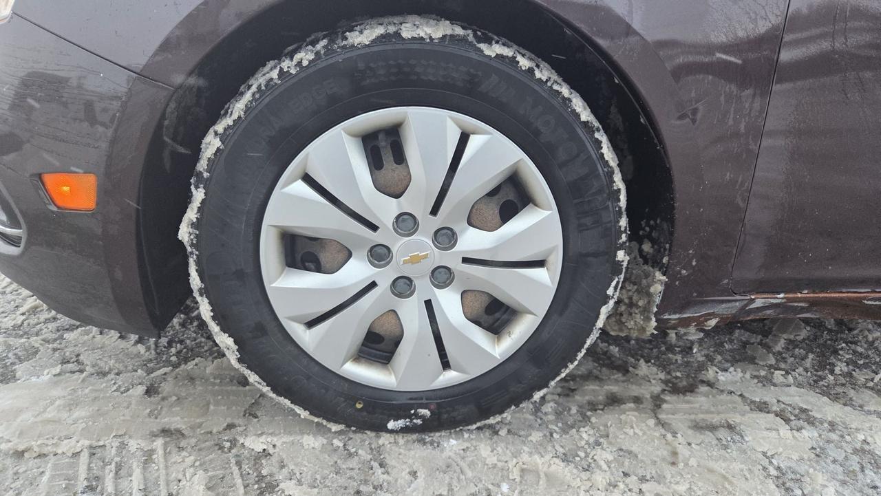 2015 Chevrolet Cruze 1LT, NO ACCIDENTS, WELL MAINTAINED, CERTIFIED Photo