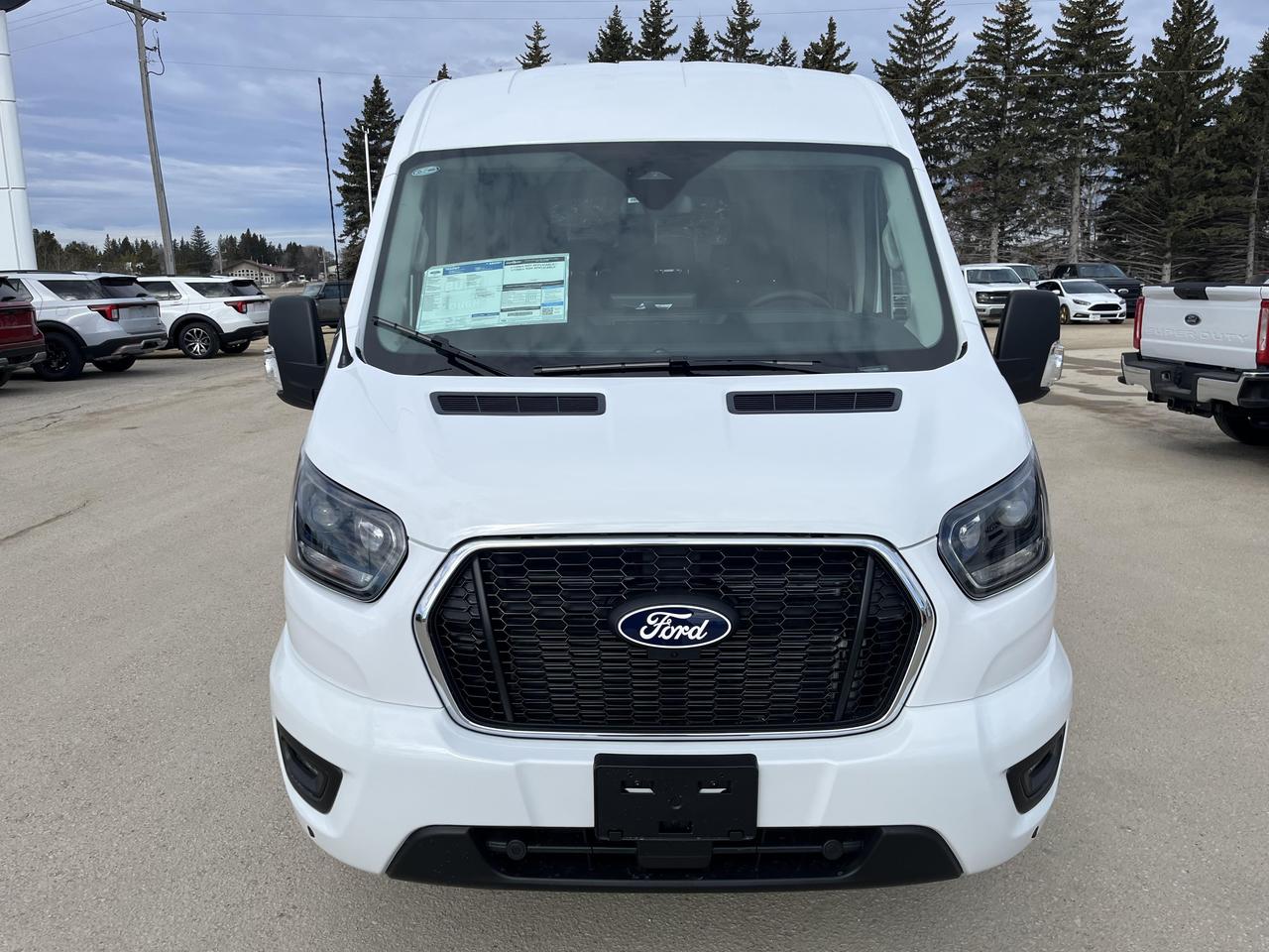 2026 Ford Transit Passenger Wagon XLT T-350 148 Med Roof  AWD Photo1