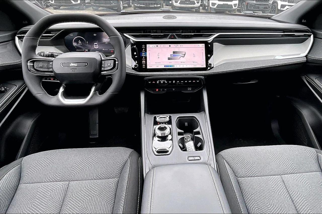 2026 Jeep Cherokee LAREDO | Turbo HYBRID | Heated Seats & Wheel Photo4
