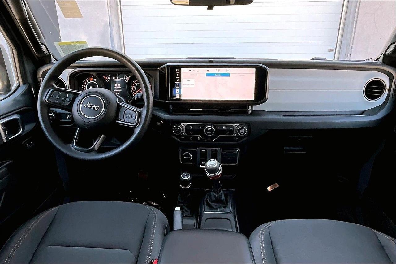 2026 Jeep Wrangler SPORT 2DR | 6-SPD | Hardtop | 12 " TOUCHSCREEN Photo4