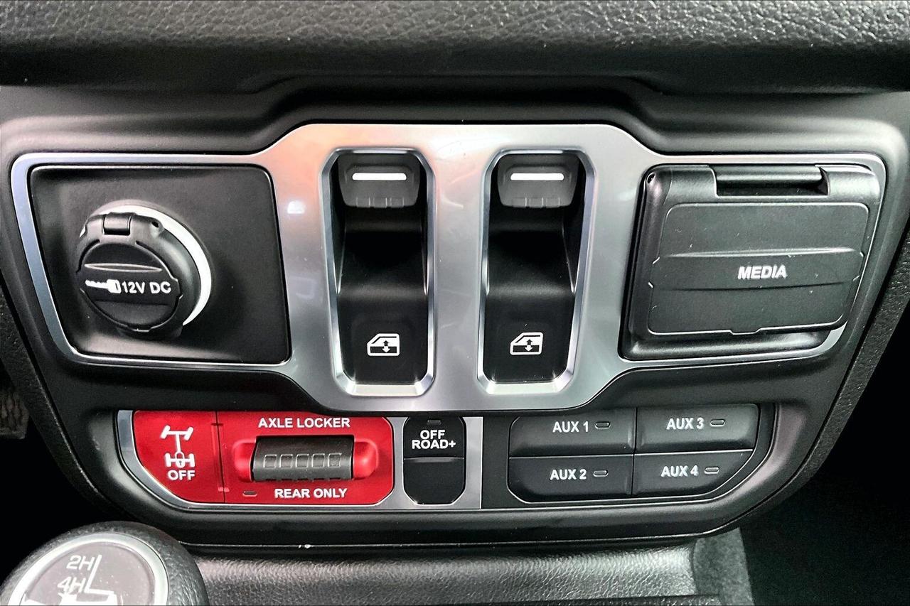 2026 Jeep Wrangler WILLYS 2DR | 6-SPD Leather | Hardtop | Tech & Conv Photo