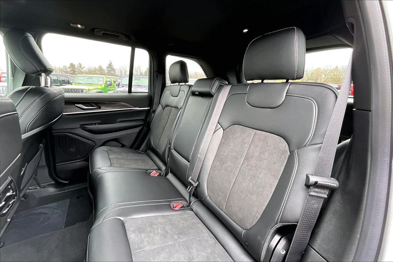 2026 Jeep Grand Cherokee ALTITUDE 4X4  Leather | Power SunRoof | 20" Wheels Photo