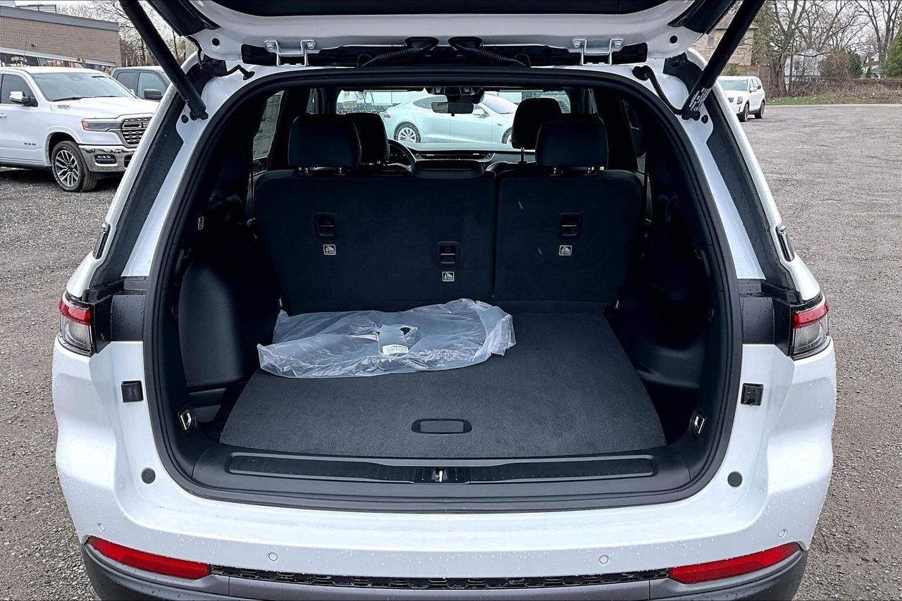 2026 Jeep Grand Cherokee ALTITUDE 4X4  Leather | Power SunRoof | 20" Wheels Photo