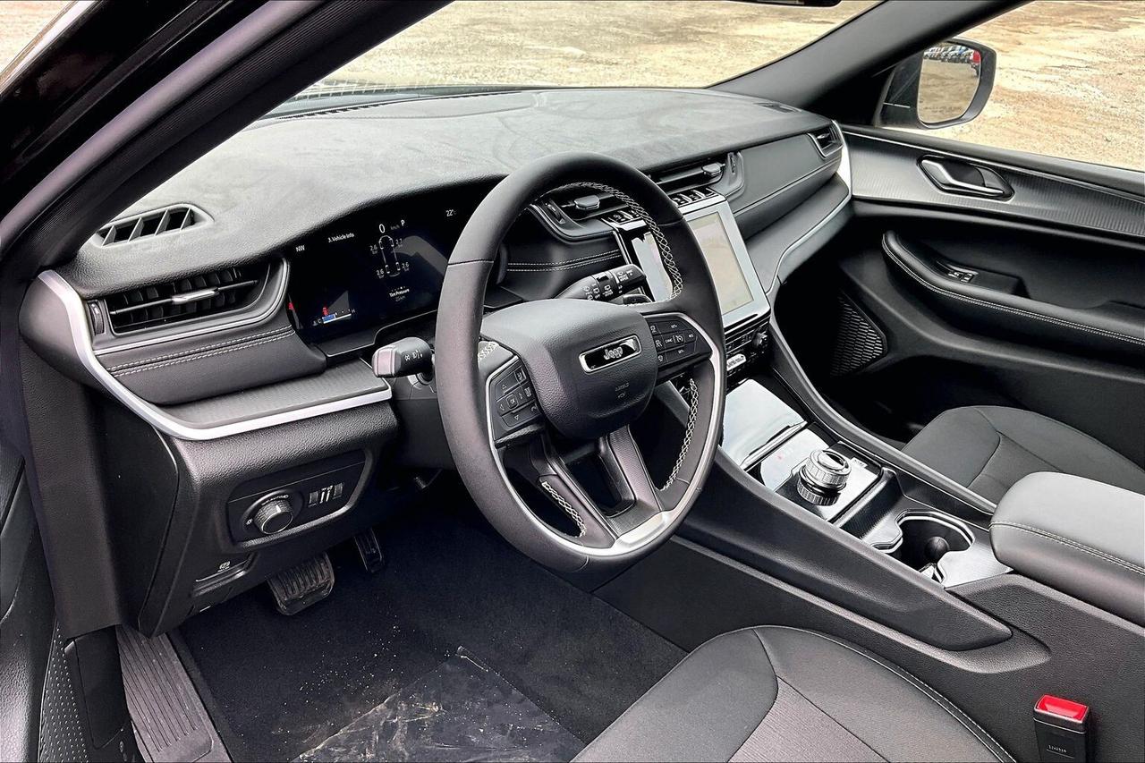 2026 Jeep Grand Cherokee L LAREDO X | Sunroof | Remote Start | Power Liftgate Photo