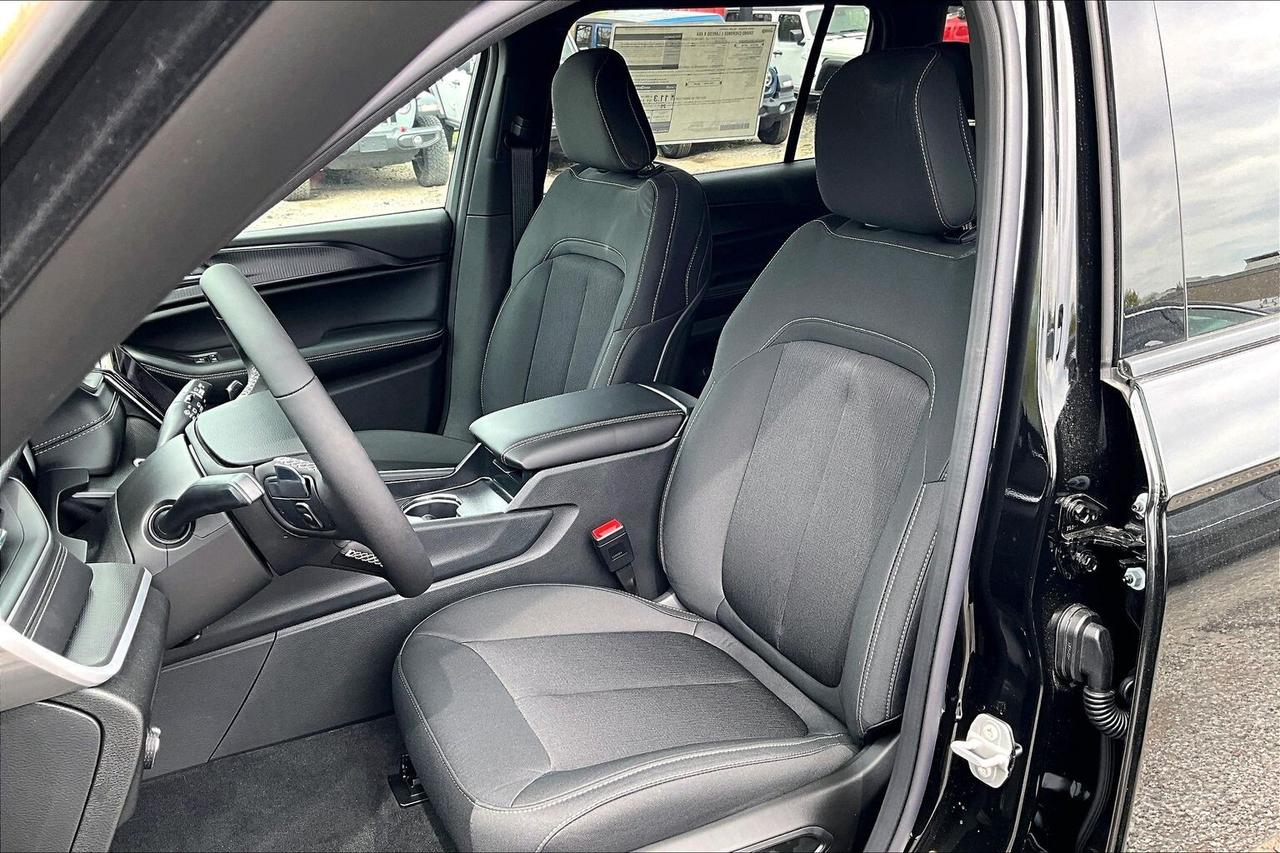 2026 Jeep Grand Cherokee L LAREDO X | Sunroof | Remote Start | Power Liftgate Photo