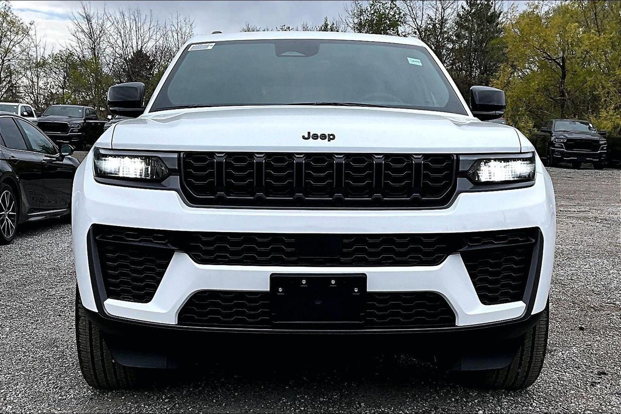 2026 Jeep Grand Cherokee L ALTITUDE 6-PASS  Leather | Power Sunroof | Tow Pkg Photo