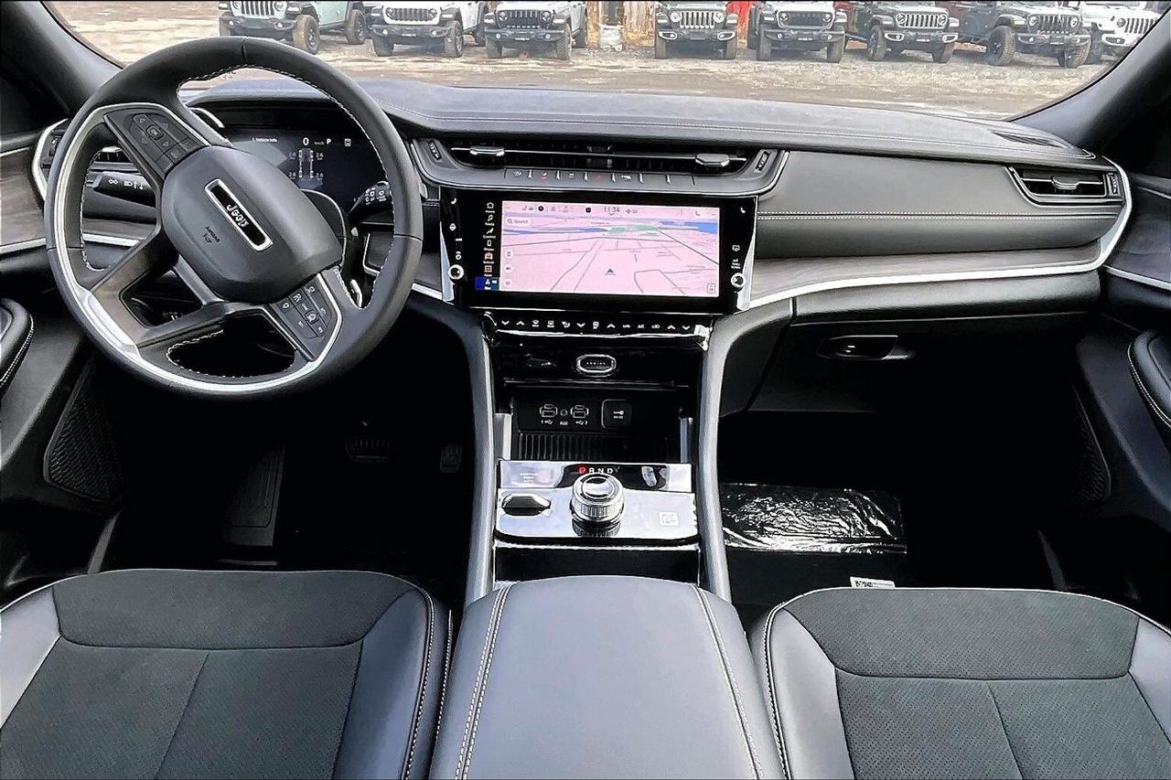 2026 Jeep Grand Cherokee ALTITUDE 4X4 | Leather | 20" Wheels | Pwr Liftgate Photo