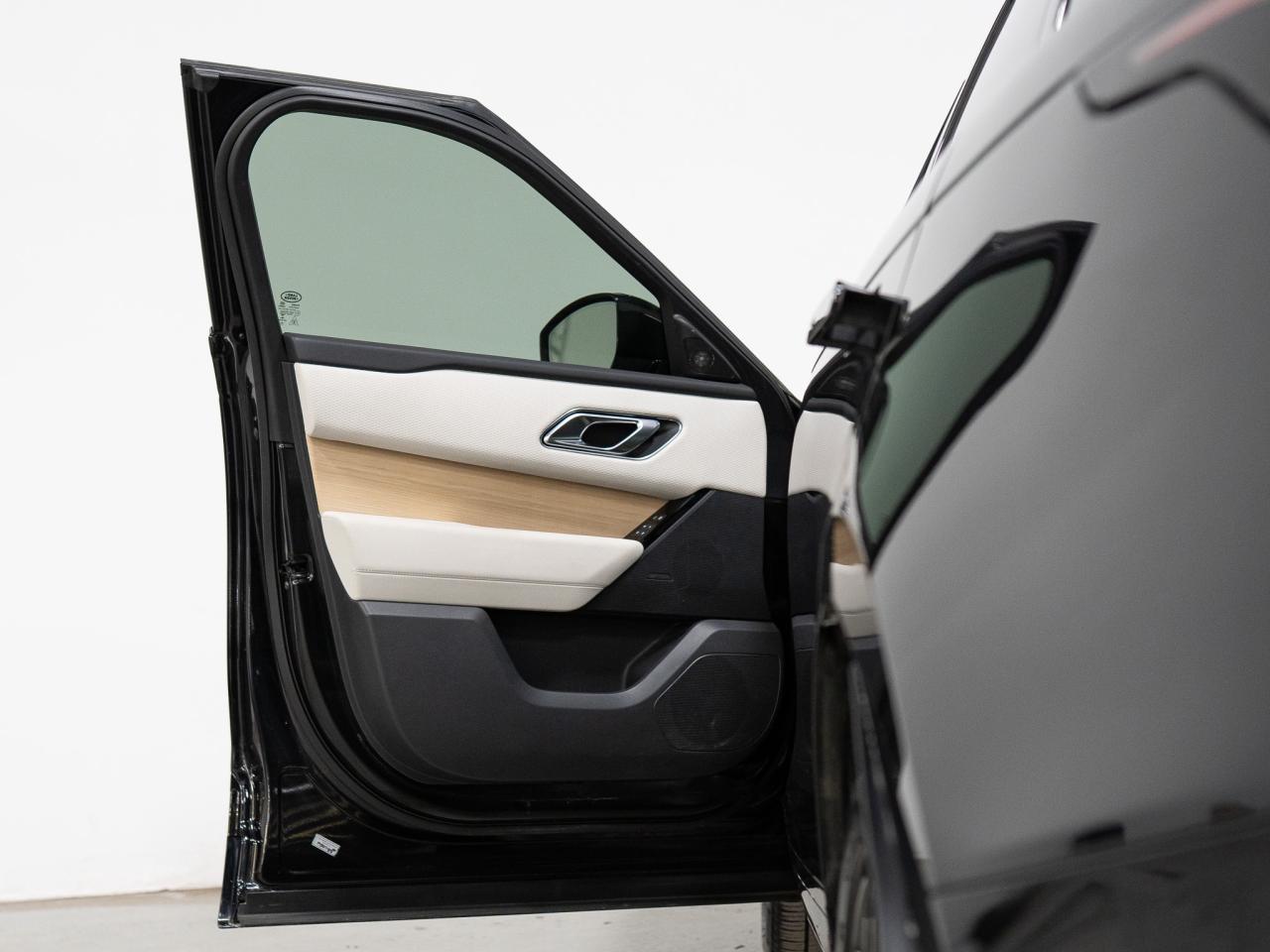 2023 Land Rover Range Rover Velar P340 | R-DYNAMIC S | MERIDIAN | PANO | 20 IN Photo