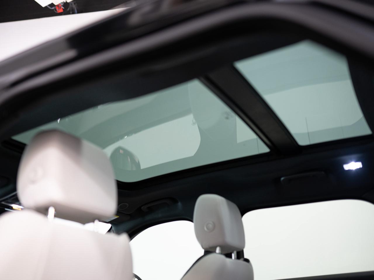 2023 Land Rover Range Rover Velar P340 | R-DYNAMIC S | MERIDIAN | PANO | 20 IN Photo