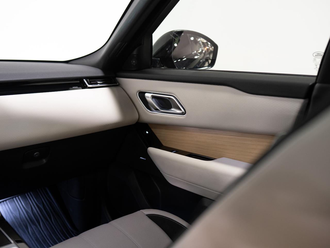 2023 Land Rover Range Rover Velar P340 | R-DYNAMIC S | MERIDIAN | PANO | 20 IN Photo