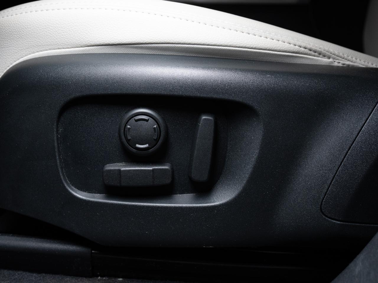 2023 Land Rover Range Rover Velar P340 | R-DYNAMIC S | MERIDIAN | PANO | 20 IN Photo