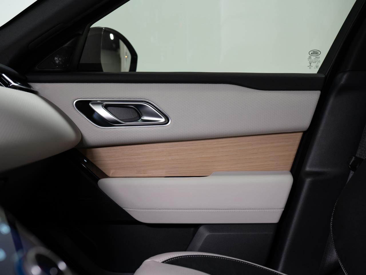 2023 Land Rover Range Rover Velar P340 | R-DYNAMIC S | MERIDIAN | PANO | 20 IN Photo