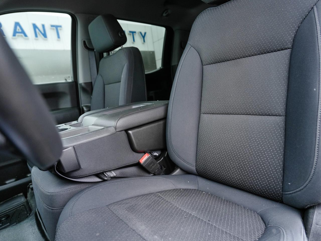 2019 Chevrolet Silverado 1500 CUSTOM | TRUCK CAP | LEVEL KIT/ SUPER CLEAN! Photo