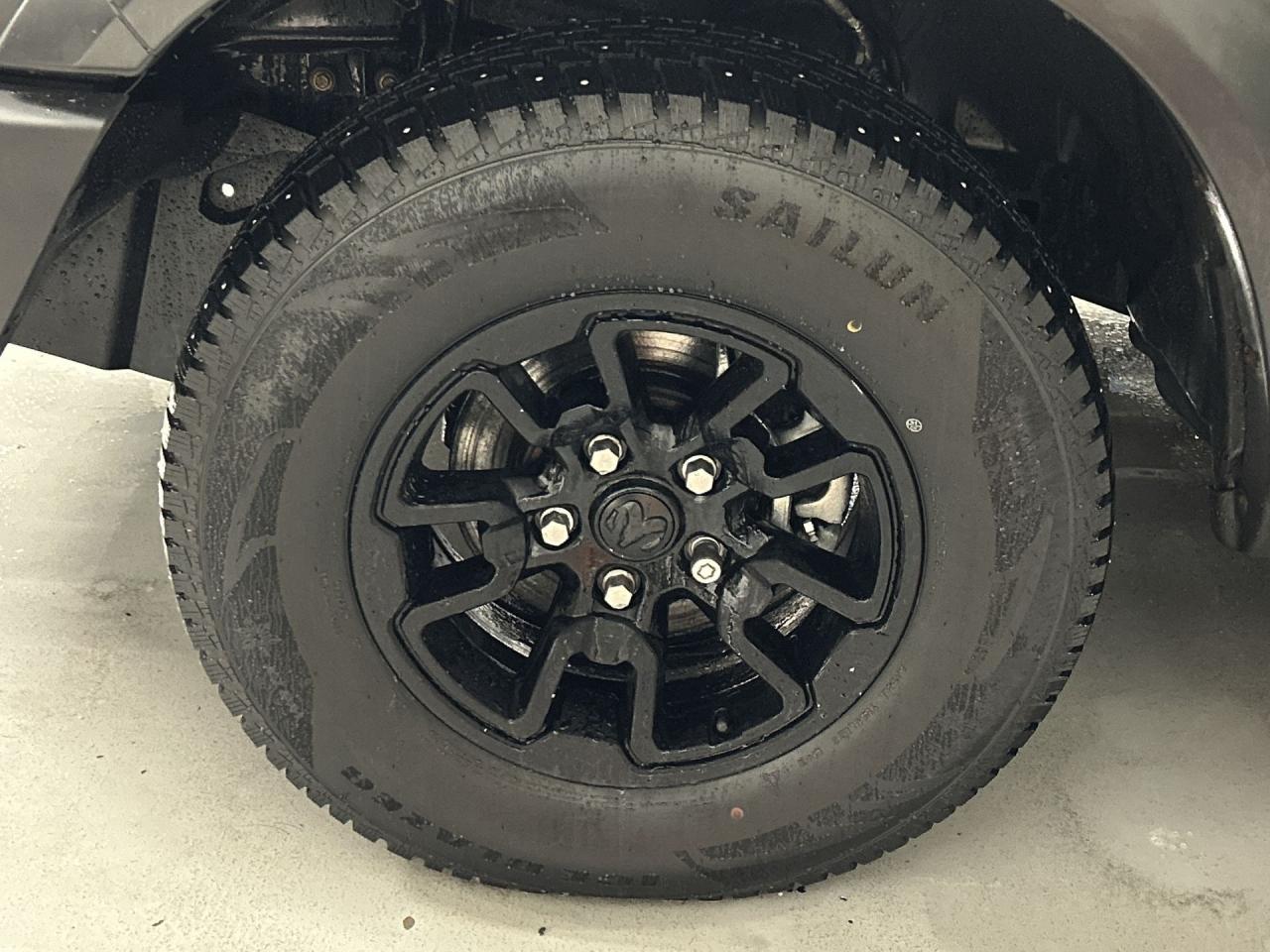 2021 RAM 1500 Classic WARLOCK 4X4 |5.7L V8 |CREW |CARPLAY | REMOTE START Photo