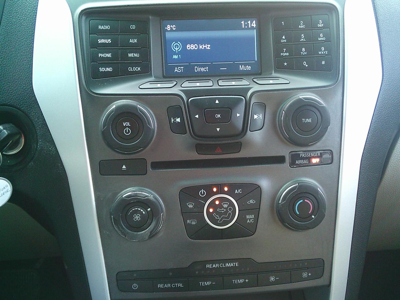 2015 Ford Explorer 4WD Base 7 PASS + TOW PKG Photo