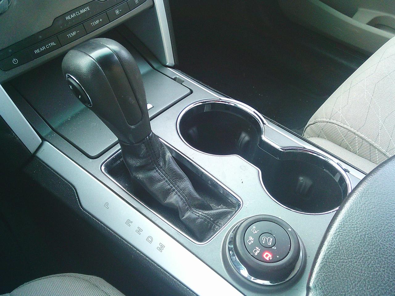 2015 Ford Explorer 4WD Base 7 PASS + TOW PKG Photo