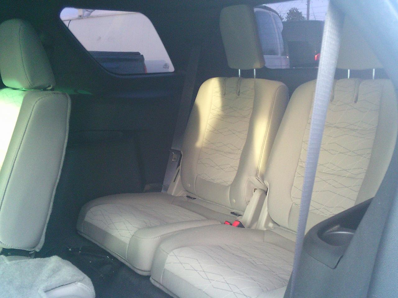 2015 Ford Explorer 4WD Base 7 PASS + TOW PKG Photo